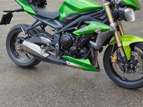 2013 Triumph Street Triple, зелёный, 500000 рублей, вид 4