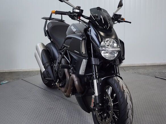 2011 Ducati Diavel, чёрный, 729000 рублей - вид 2