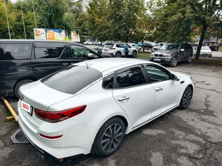 2019 Kia Optima IV Рестайлинг, белый, 2050000 рублей, вид 4