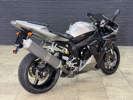 2003 Yamaha YZF-R1, серый, 655000 рублей, вид 4