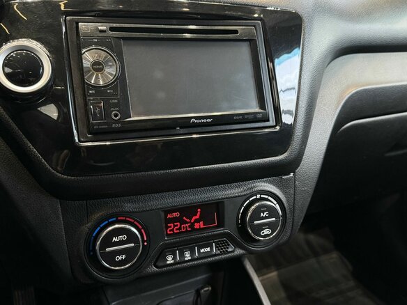 2012 Kia Rio 5-speed III, чёрный, 900000 рублей - вид 18