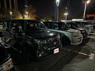 2012 Toyota bB II Рестайлинг, чёрный, 800000 рублей, вид 4
