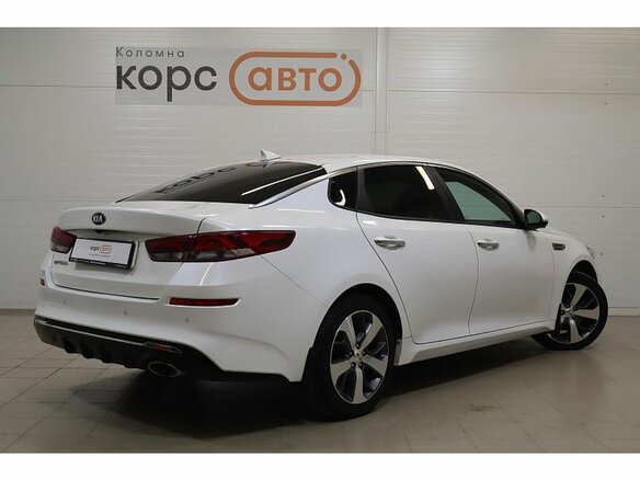 2019 Kia Optima IV Рестайлинг, белый, 2029000 рублей - вид 2