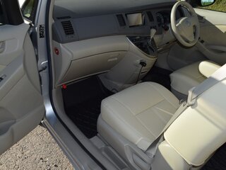 2014 Toyota ISis I Рестайлинг, серебристый, 1400000 рублей, вид 2