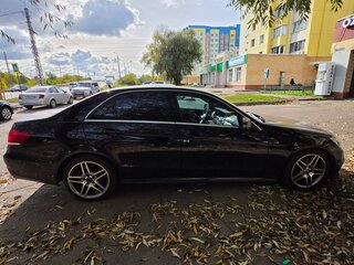 2013 Mercedes-Benz E-Класс 200 IV (W212, S212, C207) Рестайлинг, чёрный, 1550000 рублей, вид 3