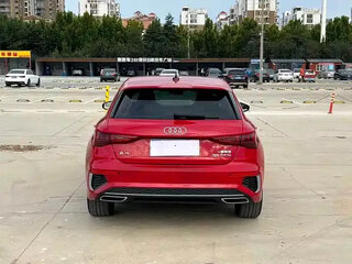 2023 Audi A3 Sportback 35 TFSI IV (8Y), красный, 1900000 рублей, вид 4