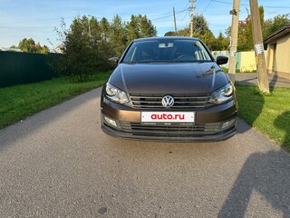 2017 Volkswagen Polo V Рестайлинг, коричневый, 1200000 рублей, вид 3