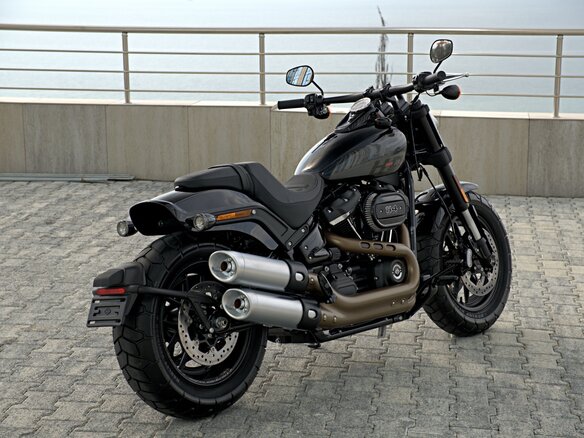 2024 Harley-Davidson Fat Bob, серый, 2100000 рублей - вид 3