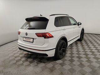 2021 Volkswagen Tiguan II Рестайлинг, белый, 3400000 рублей, вид 5