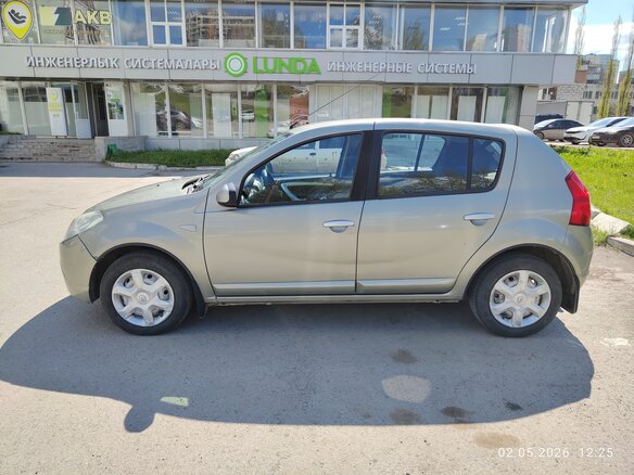 2012 Renault Sandero I, бежевый, 530000 рублей - вид 4