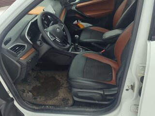 2023 Lada (ВАЗ) Vesta Cross I Рестайлинг (NG), белый, 1850000 рублей, вид 4