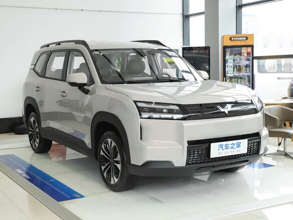 2026 Wuling Starlight 560, серебристый, 2500000 рублей - вид 3