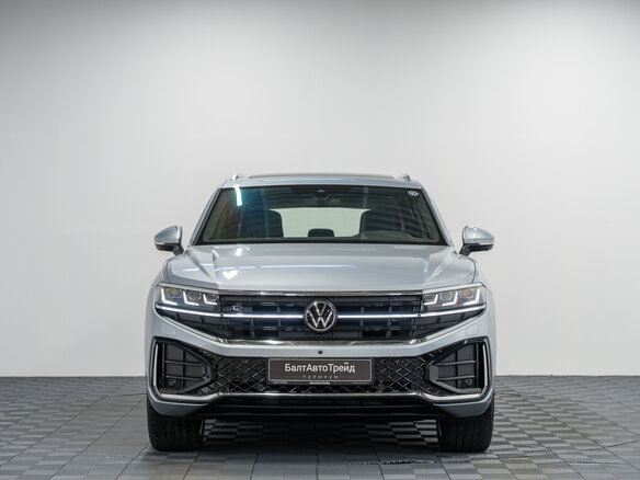 2026 Volkswagen Touareg III Рестайлинг, серый, 12790000 рублей - вид 3
