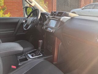 2015 Toyota Land Cruiser Prado 150 Series Рестайлинг 1, белый, 3600000 рублей, вид 5
