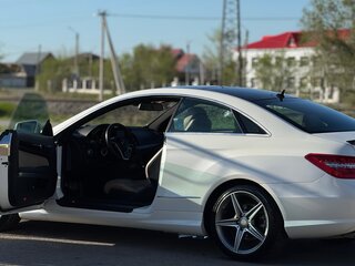 2012 Mercedes-Benz E-Класс 200 7G-Tronic IV (W212, S212, C207), белый, 1400000 рублей, вид 2
