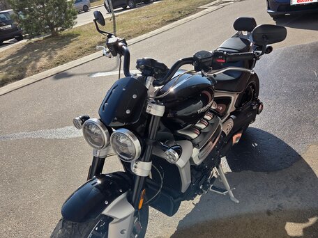 2020 Triumph Rocket 3, чёрный, 1800000 рублей, вид 2