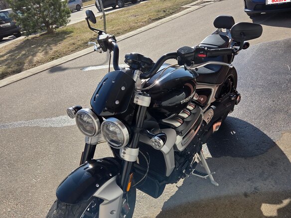 2020 Triumph Rocket 3, чёрный, 1800000 рублей - вид 1