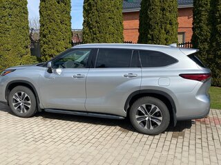 2022 Toyota Highlander IV (XU70), серый, 4500000 рублей, вид 4