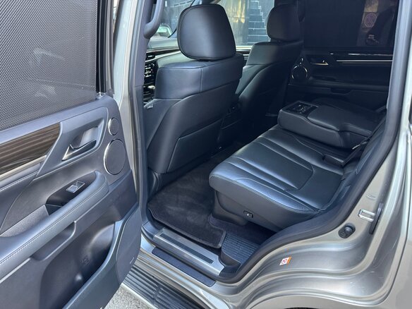 2018 Lexus LX 450d III Рестайлинг 2, серый, 7000000 рублей - вид 8