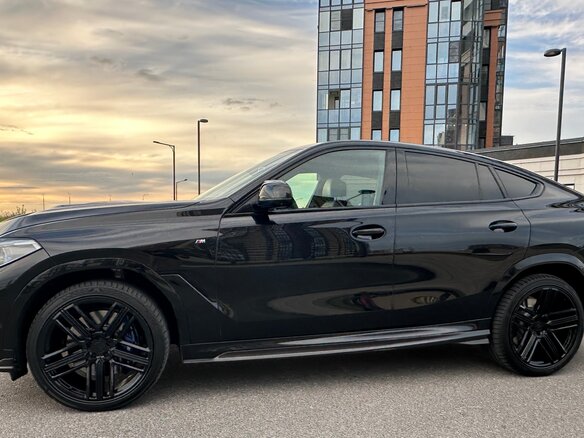2021 BMW X6 40d III (G06), чёрный, 13500000 рублей - вид 5