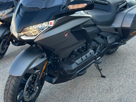 2026 Honda GL 1800 Gold Wing, серый, 3650000 рублей, вид 3