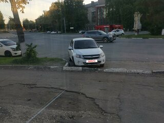 2012 Lada (ВАЗ) Granta I, белый, 225000 рублей, вид 2