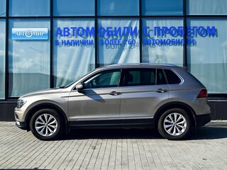 2017 Volkswagen Tiguan II, бежевый, 2355000 рублей, вид 2