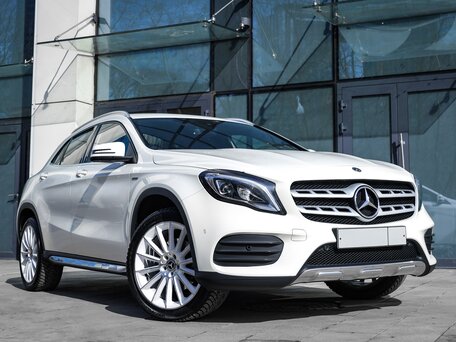 2017 Mercedes-Benz GLA 250 I (X156) Рестайлинг, белый, 2360000 рублей, вид 1