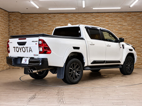 2022 Toyota Hilux VIII Рестайлинг 2, белый, 4000000 рублей, вид 4