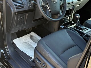 2022 Toyota Land Cruiser Prado 150 Series Рестайлинг 3, чёрный, 9700000 рублей, вид 4