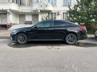 2019 Kia Optima IV Рестайлинг, чёрный, 2350000 рублей, вид 4