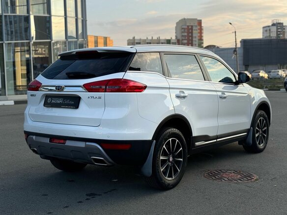 2020 Geely Atlas I, белый, 1525000 рублей - вид 4