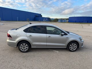 2019 Volkswagen Polo V Рестайлинг, серебристый, 1240000 рублей, вид 4