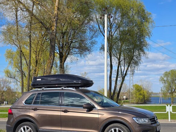 2018 Volkswagen Tiguan II, коричневый, 1680000 рублей - вид 13