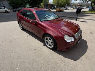 2001 Mercedes-Benz C-Класс 200 II (W203), красный, 440000 рублей, вид 1