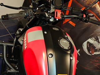 2018 Yamaha XSR900, красный, 870000 рублей, вид 2