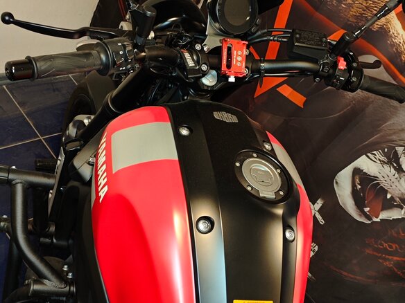 2018 Yamaha XSR900, красный, 870000 рублей - вид 1