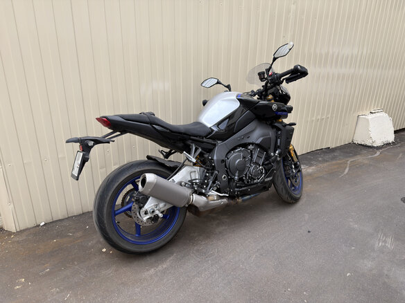 2025 Yamaha MT-10SP, чёрный, 2000000 рублей - вид 3