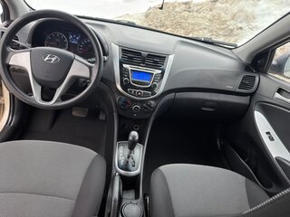 2014 Hyundai Solaris I, золотистый, 900000 рублей, вид 5