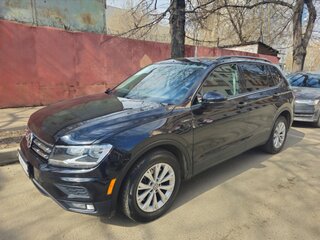 2017 Volkswagen Tiguan Allspace II, чёрный, 2300000 рублей, вид 1