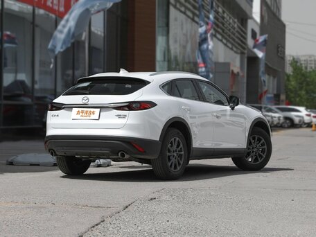 2023 Mazda CX-4 I Рестайлинг, белый, 1750000 рублей, вид 4
