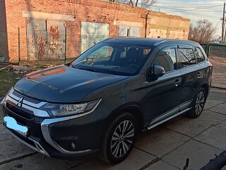 2018 Mitsubishi Outlander III Рестайлинг 3, серый, 1780000 рублей, вид 1
