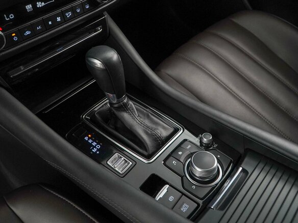 2019 Mazda 6 III (GJ) Рестайлинг 2, красный, 2285077 рублей - вид 13