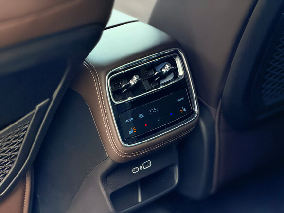 2026 Geely Monjaro (Xingyue L) I Рестайлинг 2 (China Market), серый, 4290000 рублей - вид 16
