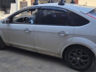 2010 Ford Focus II Рестайлинг, белый, 350000 рублей, вид 3
