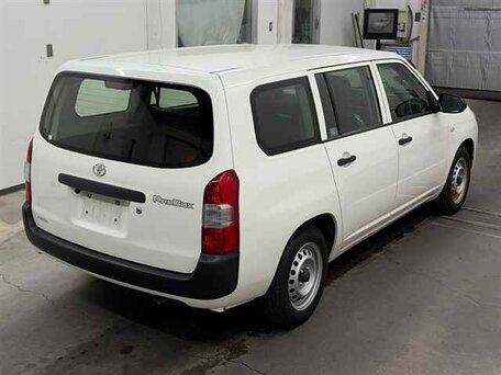 2022 Toyota Probox I Рестайлинг, белый, 930000 рублей, вид 4