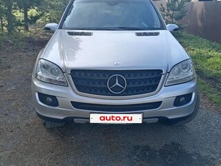 2005 Mercedes-Benz M-Класс 350 II (W164), серебристый, 1050000 рублей, вид 3