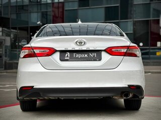 2021 Toyota Camry VIII (XV70), белый, 1695000 рублей, вид 4