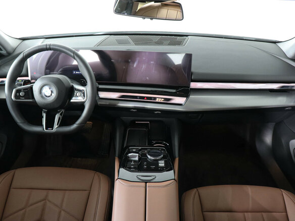 2025 BMW 5 серии Long 530Li xDrive VIII (G60/G61/G68), белый, 9900000 рублей - вид 11