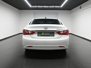 2010 Hyundai Sonata VI (YF), белый, 820000 рублей, вид 4